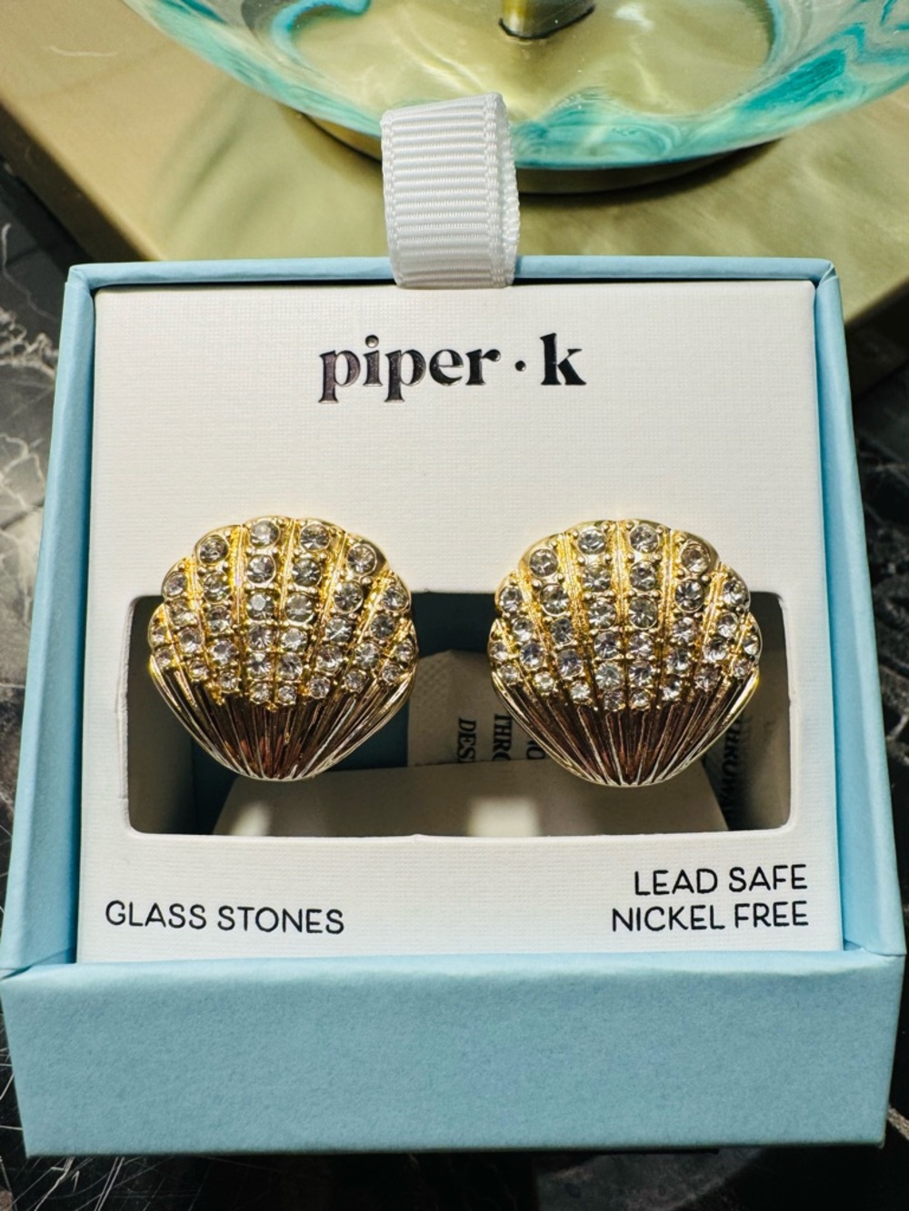 NWT Piper.K Gold Shell Stud Earrings